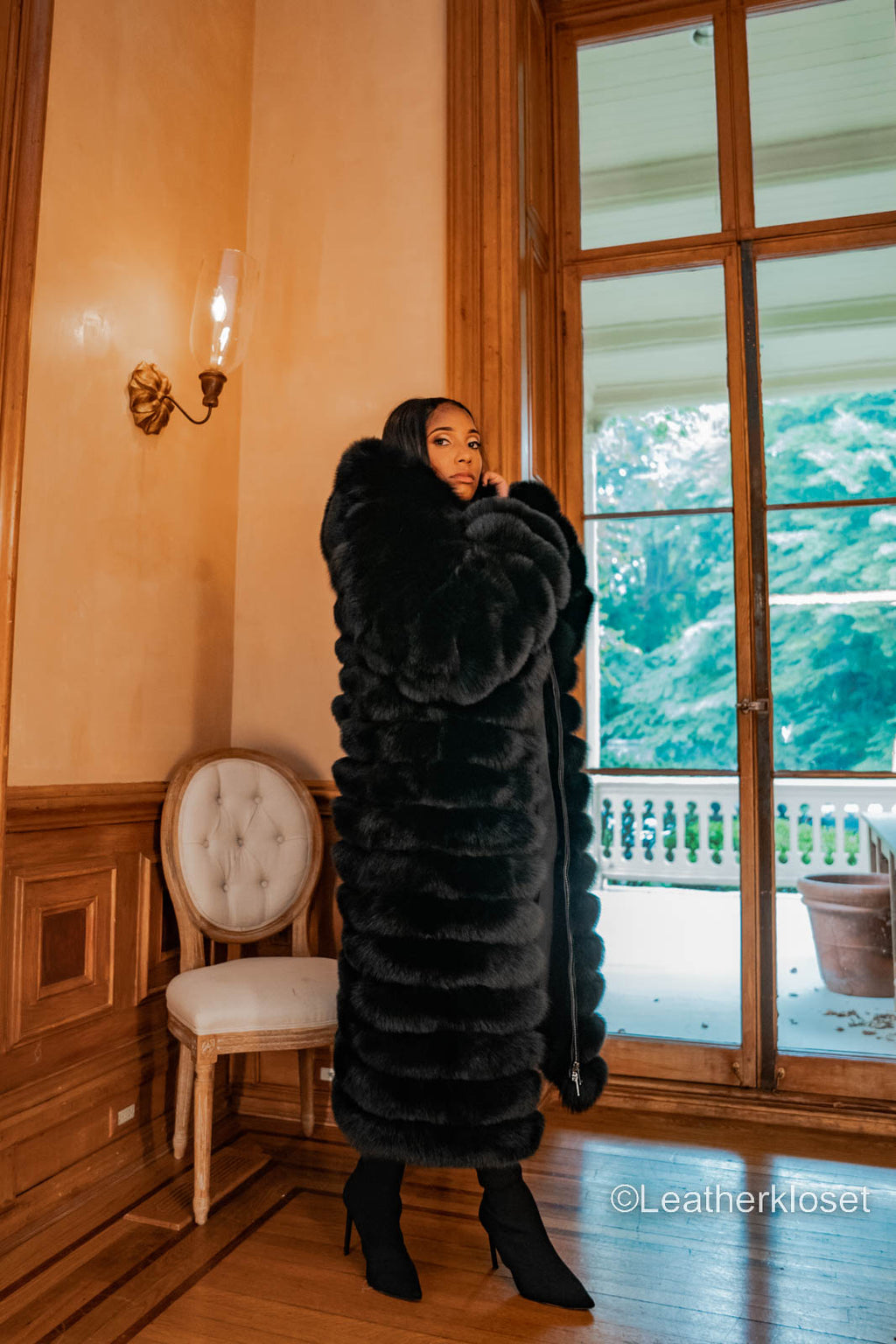 Women's Alia Fox Coat [Black]