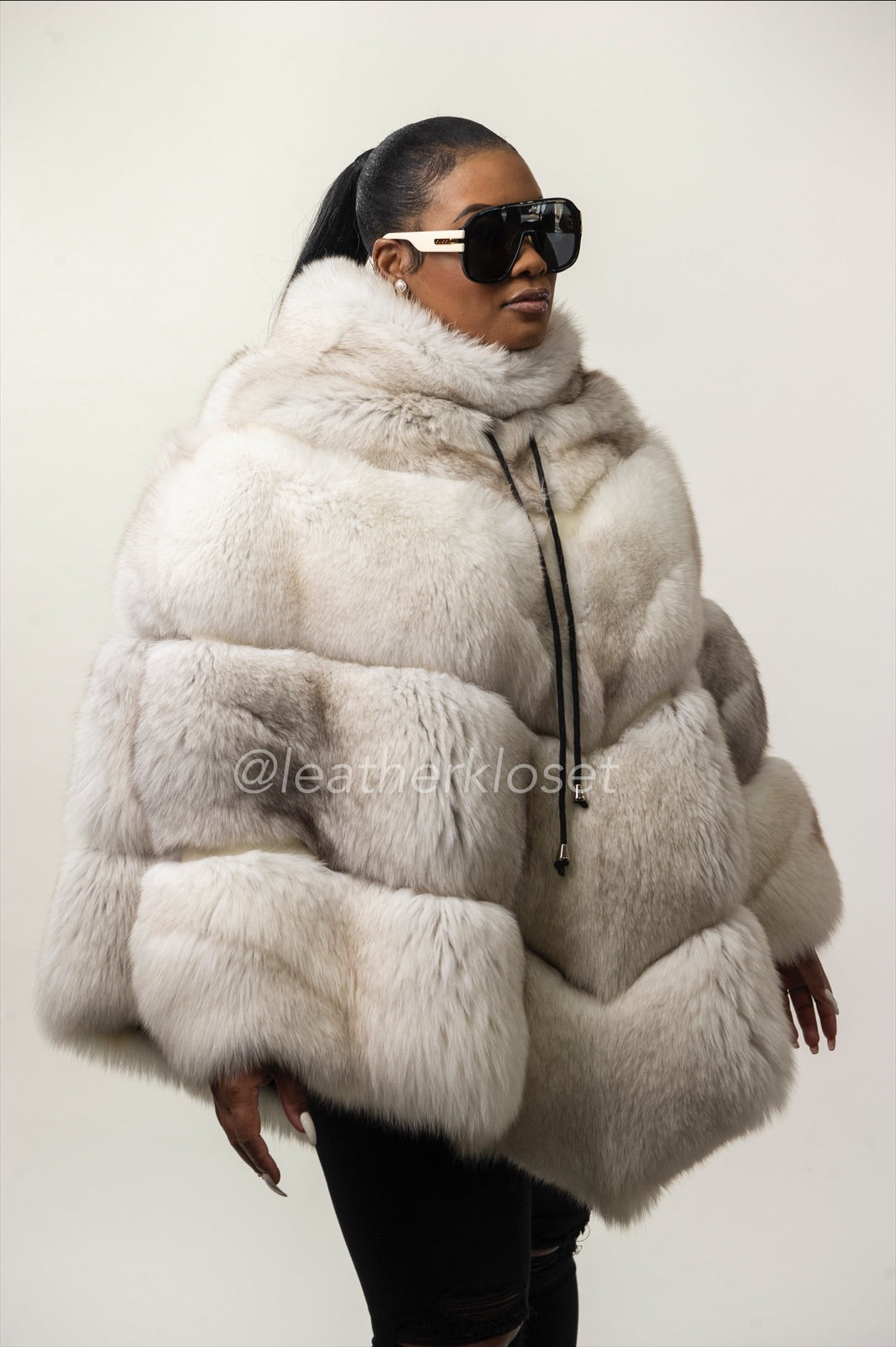 Women's Fox Fur Poncho [Natural White]