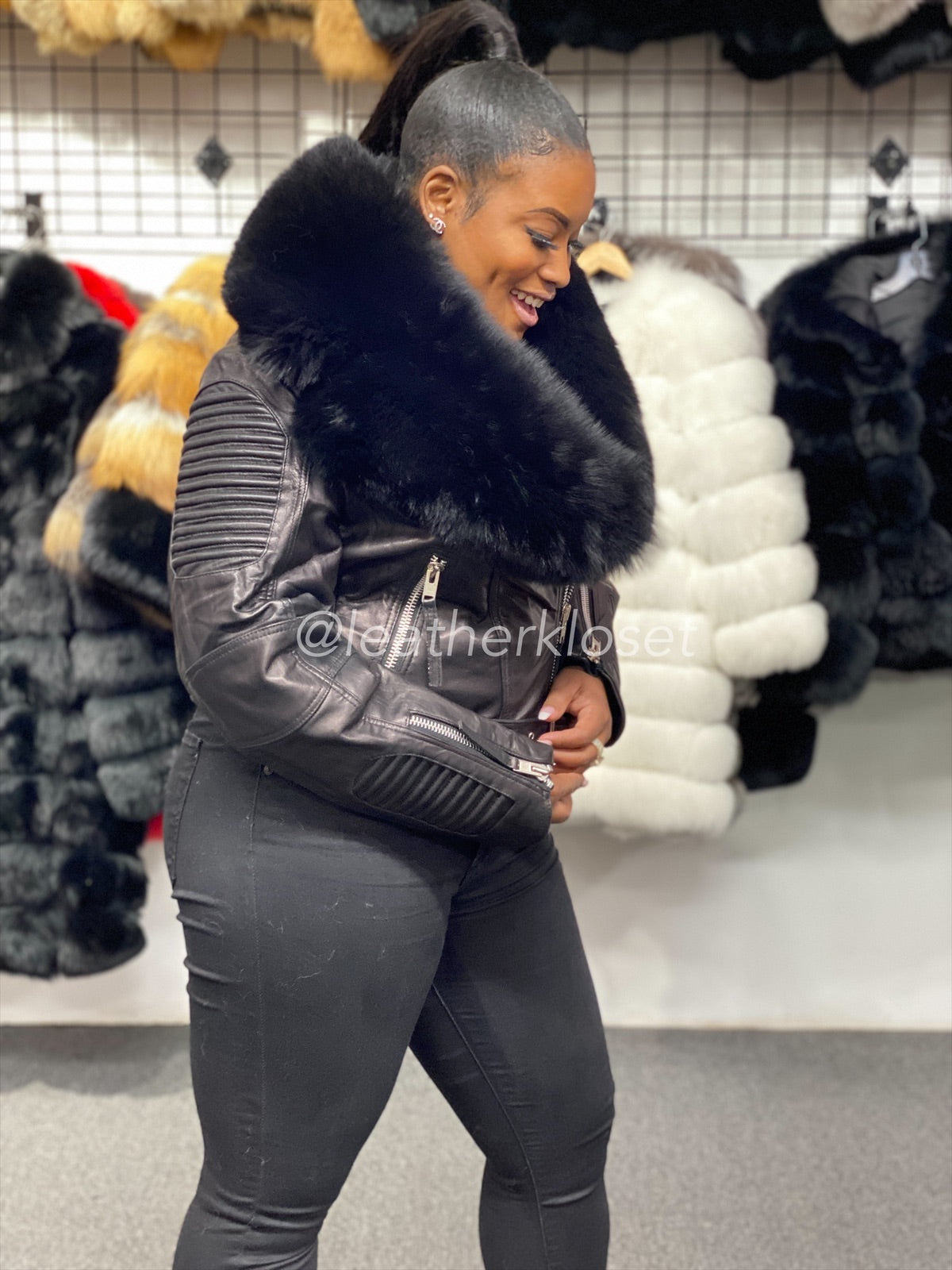 Women's Trey Biker Black Oversized Fox Collar [Black Fur
