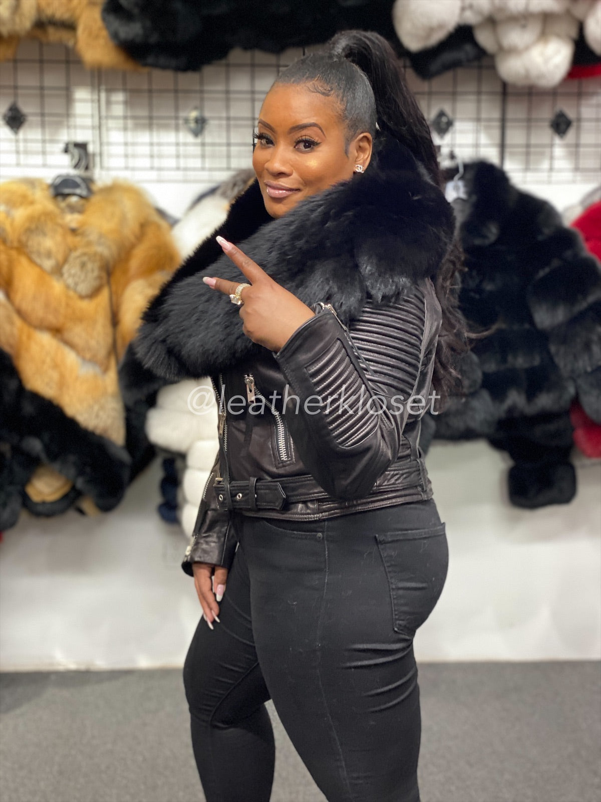Women's Trey Biker Black Oversized Fox Collar [Black Fur]